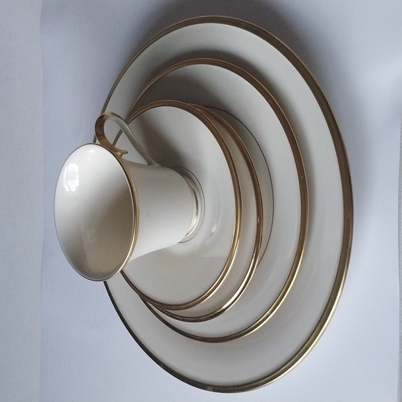 Lenox China Dinnerware 5 Piece ETERNAL GOLD Trim On Bone China - Picture 2 of 8